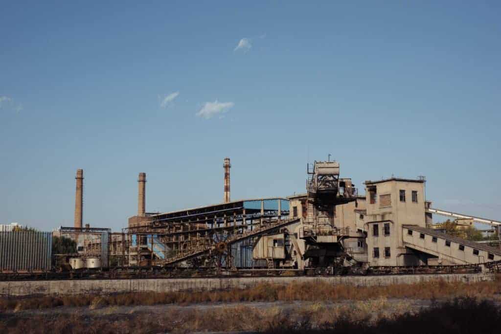 globalization closes the factory