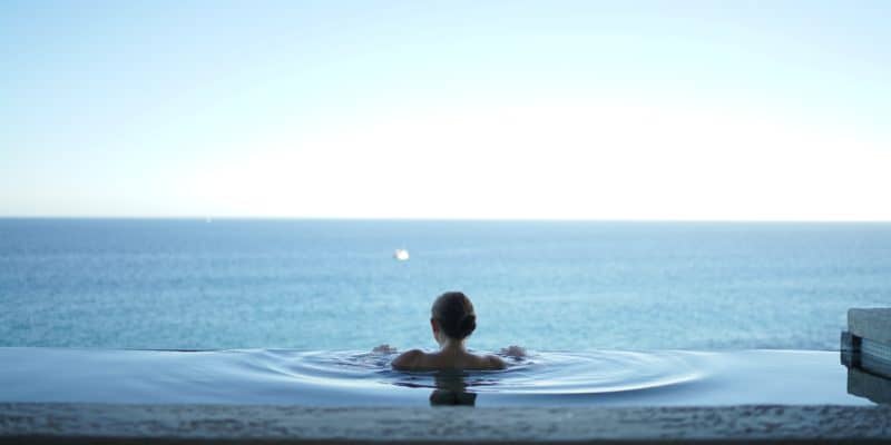 last minute wellness in the pool